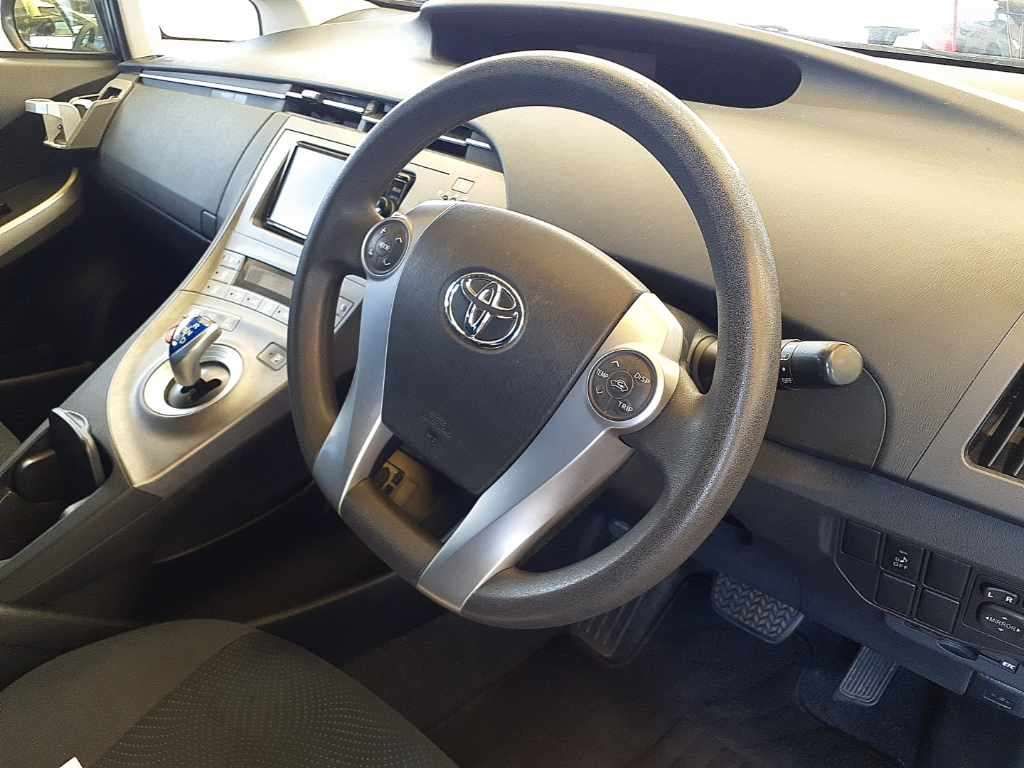 2015 Toyota Prius S auction photo 9