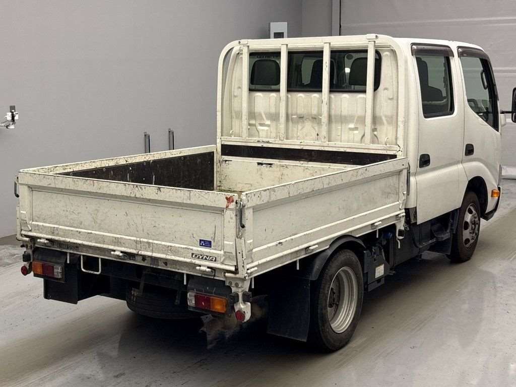 2022 Toyota Dyna 4WD auction photo 2