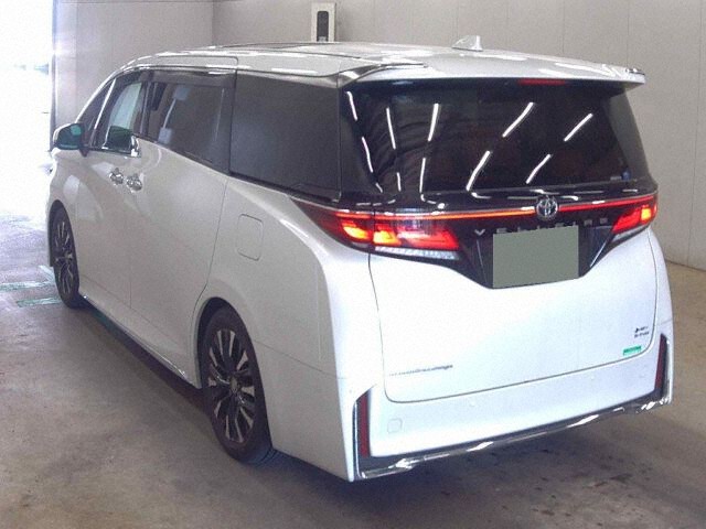 2024 Toyota Vellfire Executive Lounge 4WD auction photo 2