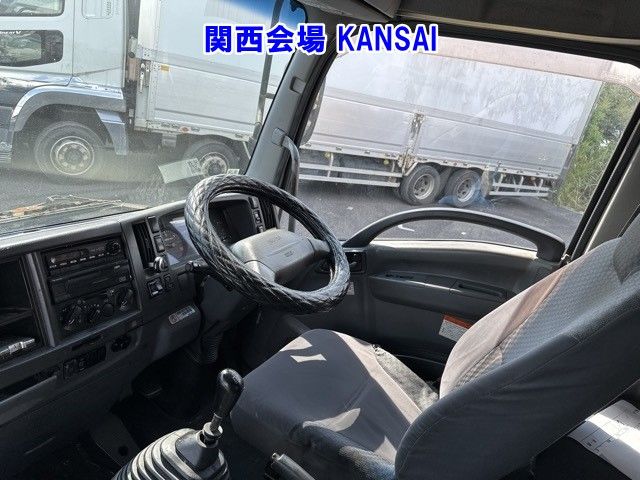 2012 Isuzu Forward アルミウイング auction photo 5