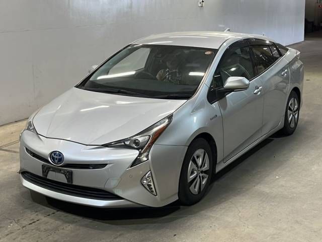 Japan Auction Vehicles 7 2017 Toyota Prius Aプレミアム auction photo