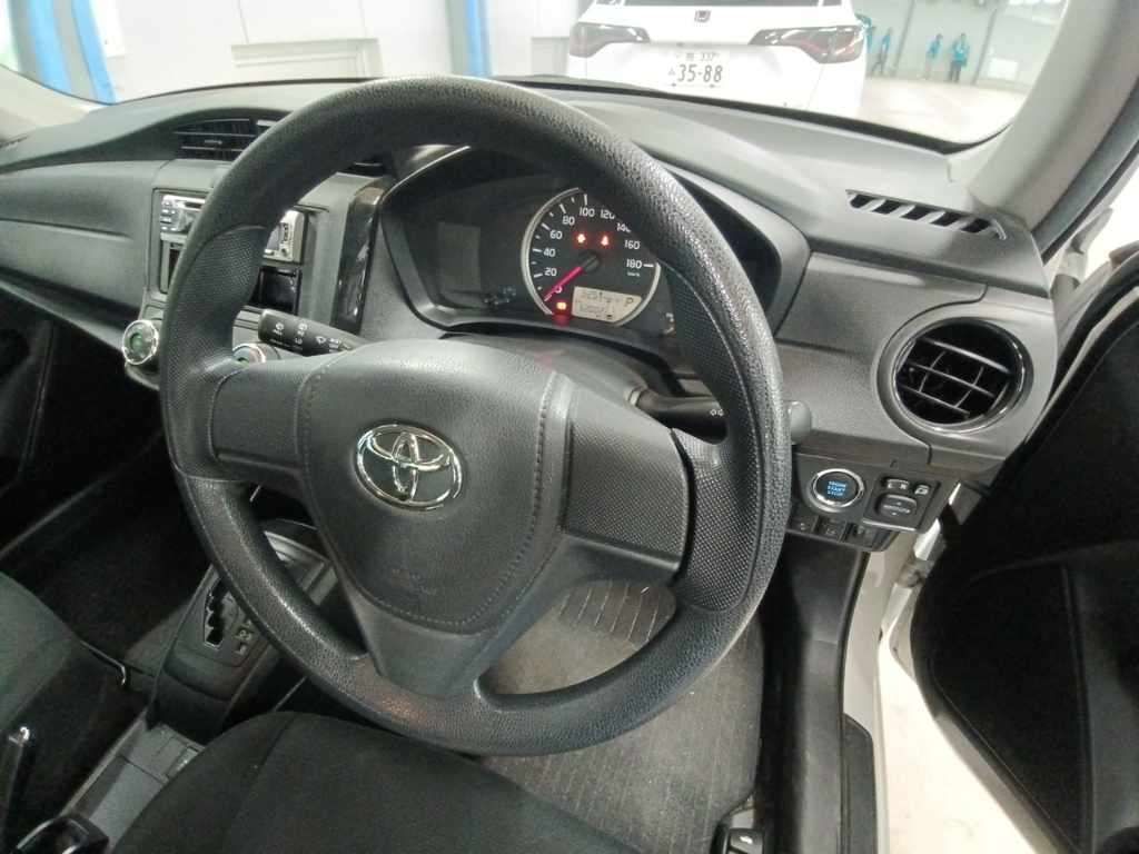 2021 Toyota Corolla Axio EX 4WD auction photo 9