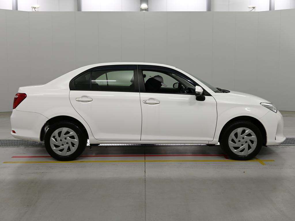 2021 Toyota Corolla Axio EX 4WD auction photo 3