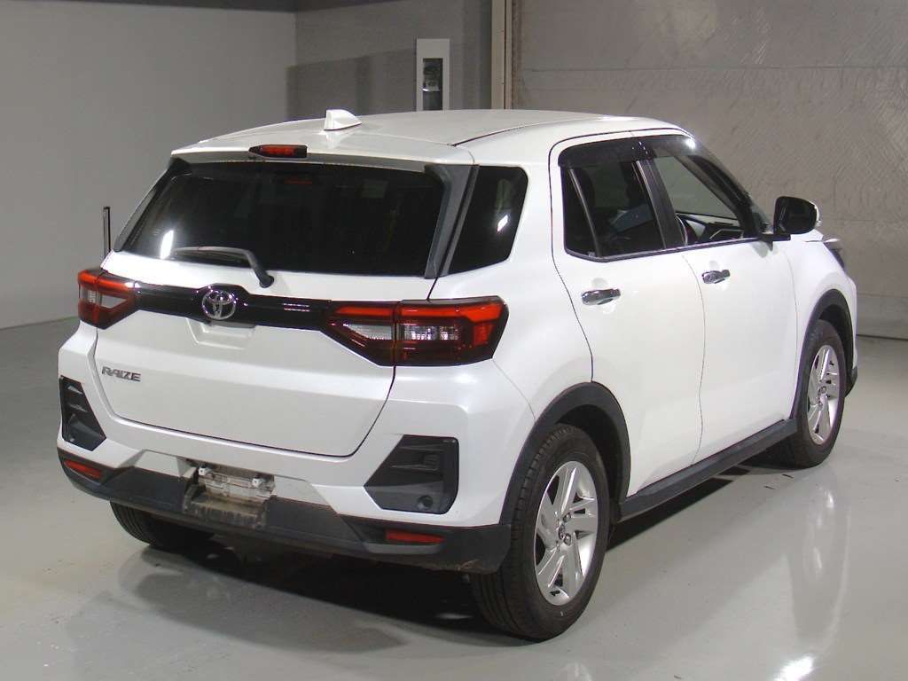 2022 Toyota Raize G 4WD auction photo 2