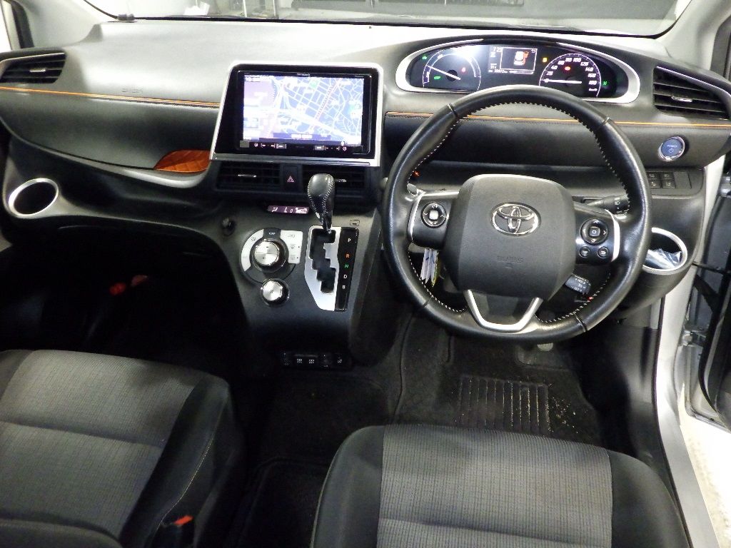 2019 Toyota Sienta Hybrid Fanbase G auction photo 3