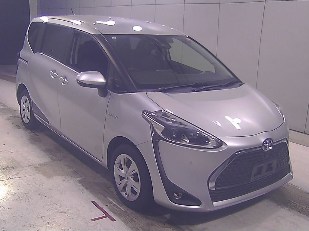 2019 Toyota Sienta Hybrid Fanbase G Japan auction vehicle