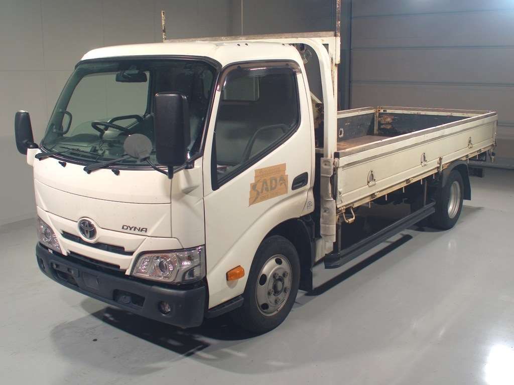 Japan Auction Vehicles 4 2021 Toyota Dyna auction photo