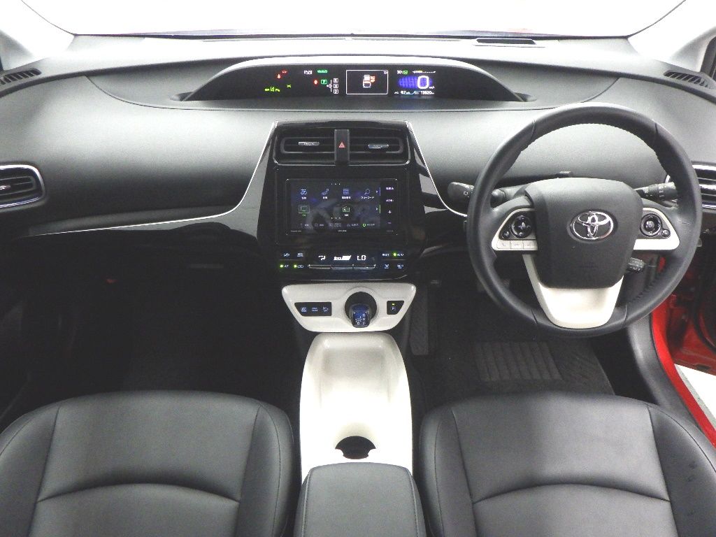2017 Toyota Prius Aツーリングセレクション auction photo 3