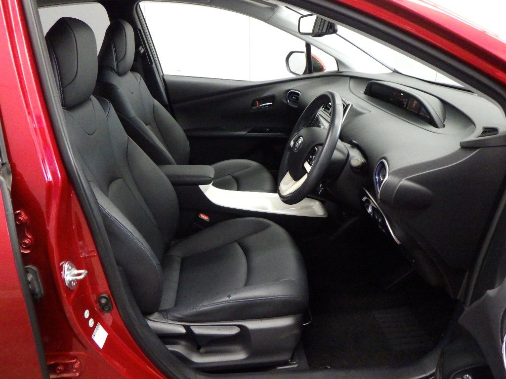 2017 Toyota Prius Aツーリングセレクション auction photo 6