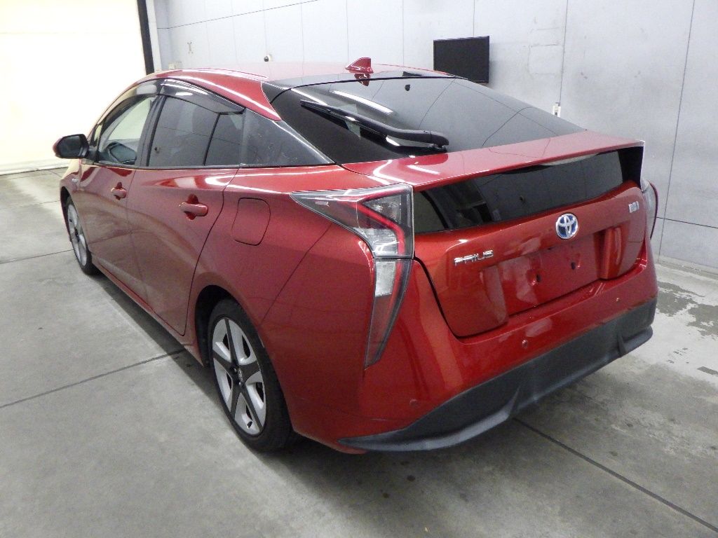2017 Toyota Prius Aツーリングセレクション auction photo 5