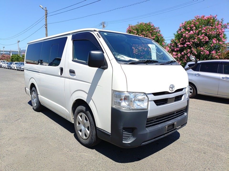 2021 Toyota Hiace auction photo 4