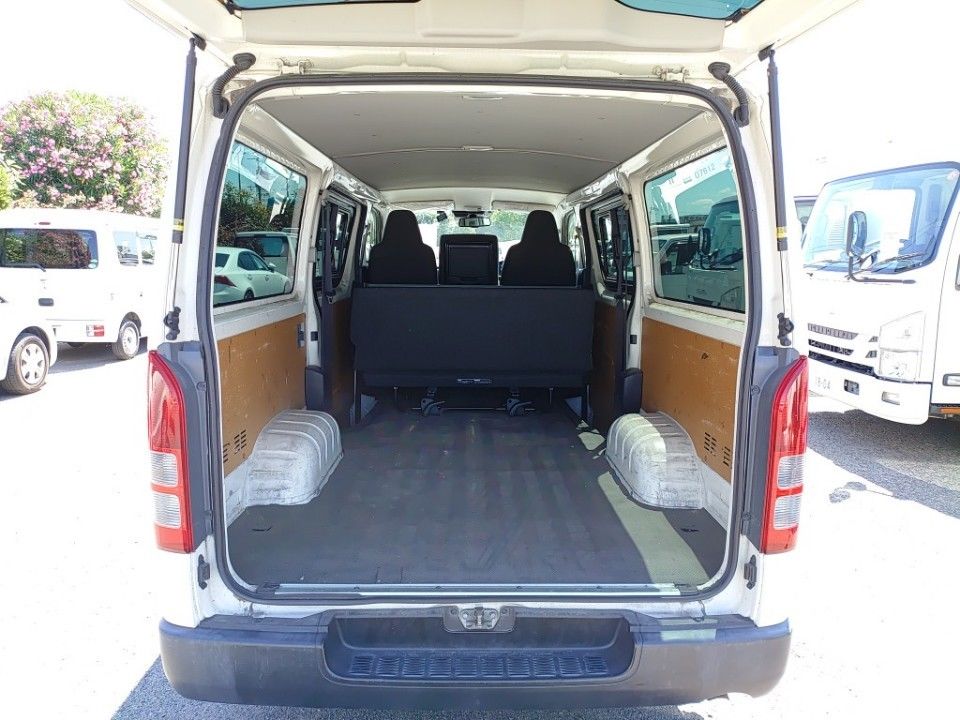 2021 Toyota Hiace auction photo 8