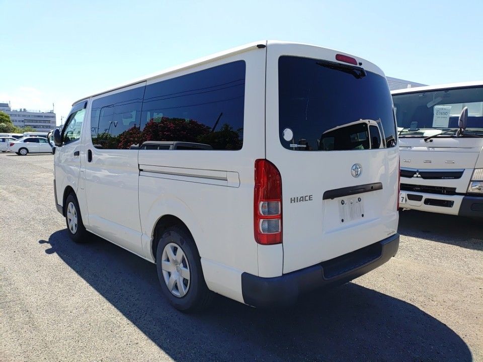 2021 Toyota Hiace auction photo 6