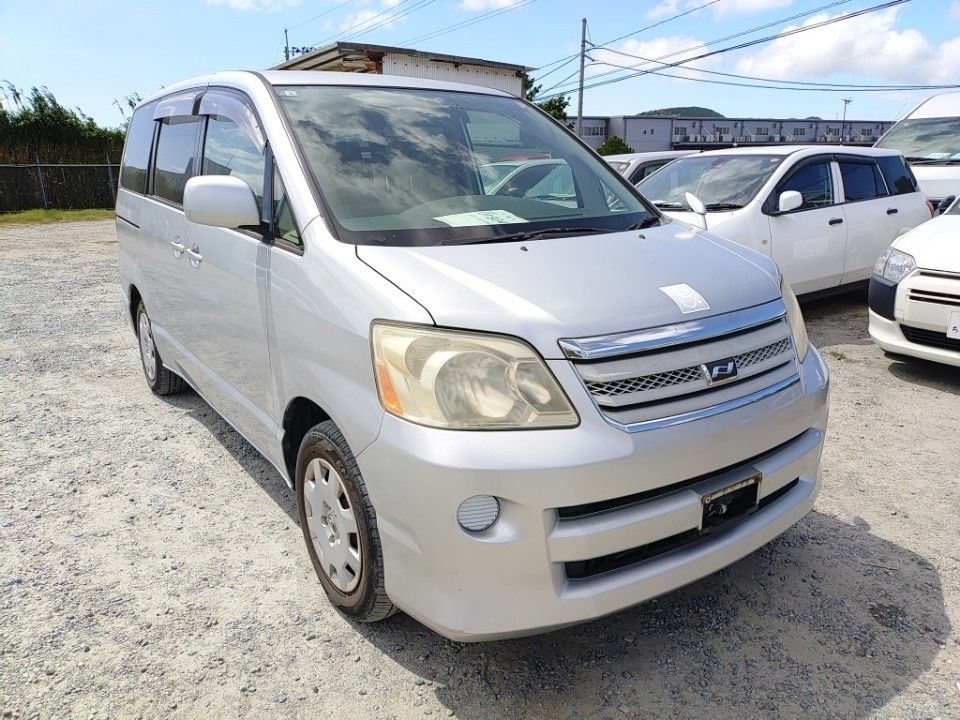 2006 Toyota Noah auction photo 4
