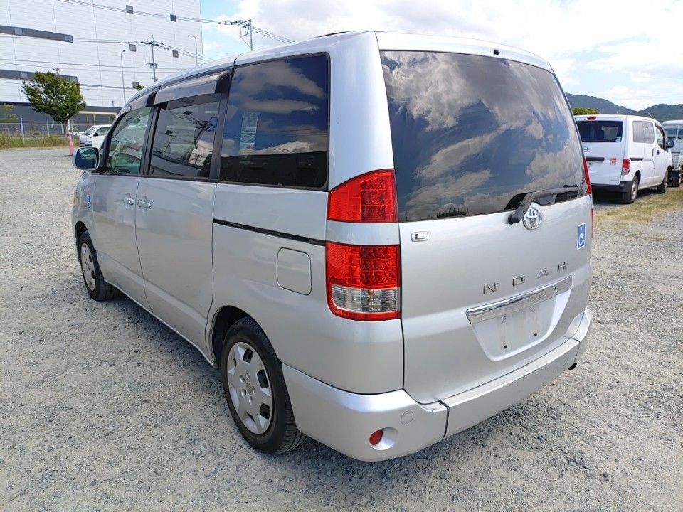 2006 Toyota Noah auction photo 6