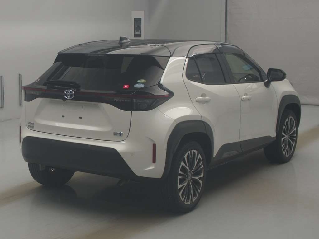 2021 Toyota Yaris Cross Hybrid Z auction photo 2