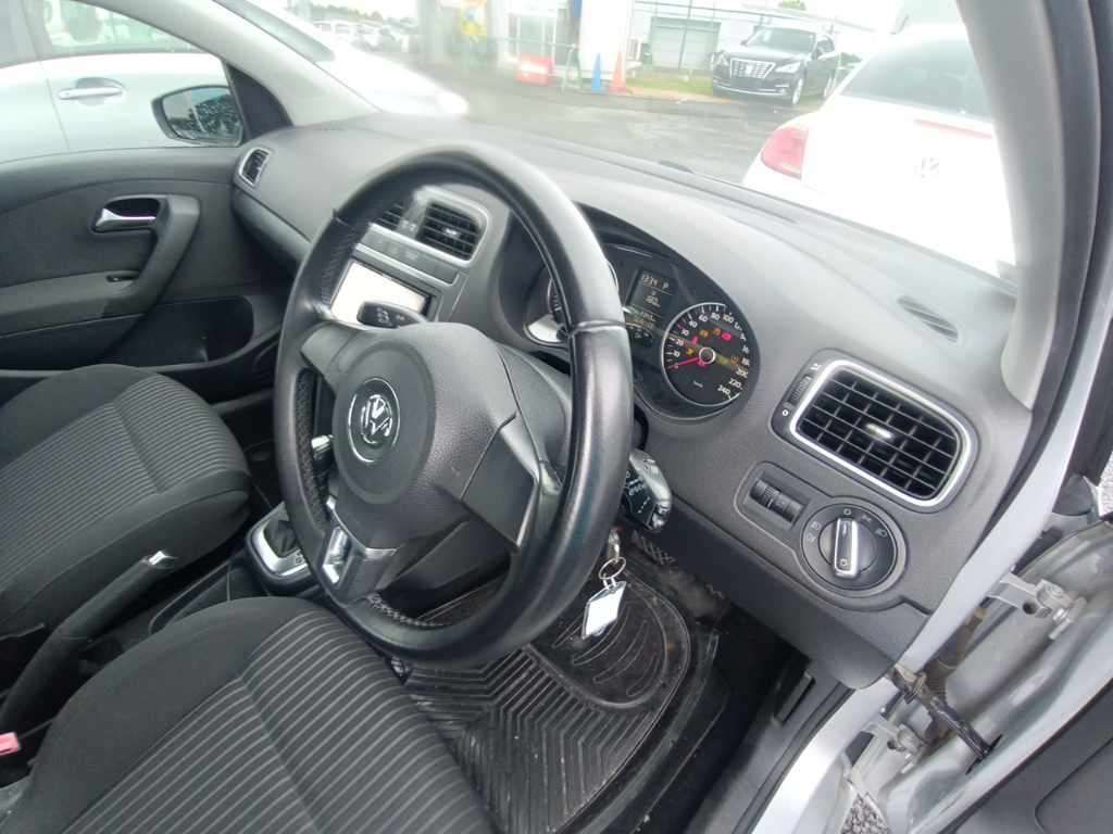 2011 Volkswagen VW ポロ TSIハイライン auction photo 9