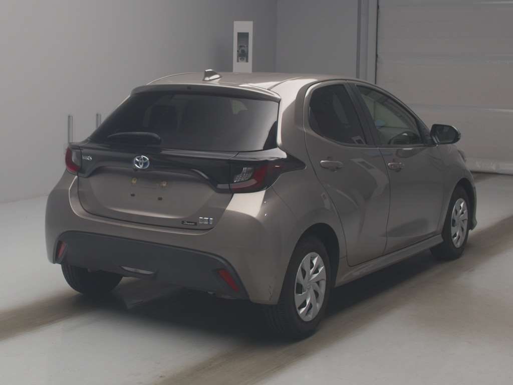 2022 Toyota Yaris Hybrid X auction photo 2