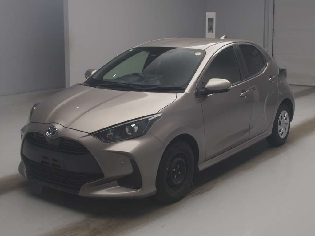 2022 Toyota Yaris Hybrid X Japan auction vehicle