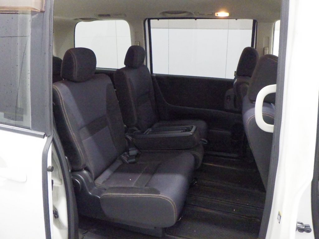 2009 Nissan Serena Highway Star V Selection auction photo 7