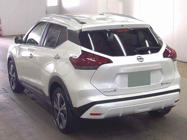 2022 Nissan Kicks X Two-Tone Interior Edition auction photo 2