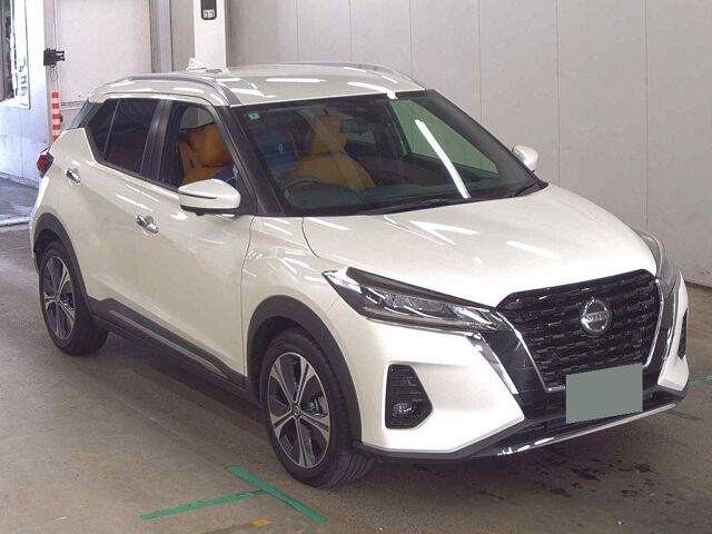 2022 Nissan Kicks X Two-Tone Interior Edition Japan auction vehicle