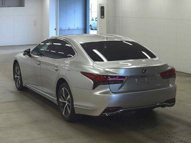 2021 Lexus LS LS500H I Package 4WD auction photo 2