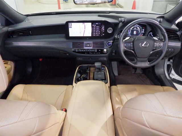 2021 Lexus LS LS500H I Package 4WD auction photo 3