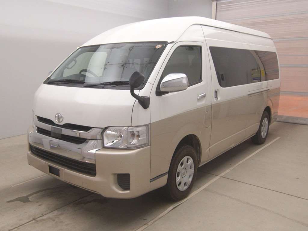 2020 Toyota Hiace Grand Cabin 4WD Japan auction vehicle