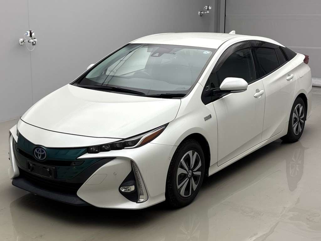 2017 Toyota Prius PHEV A Japan auction vehicle