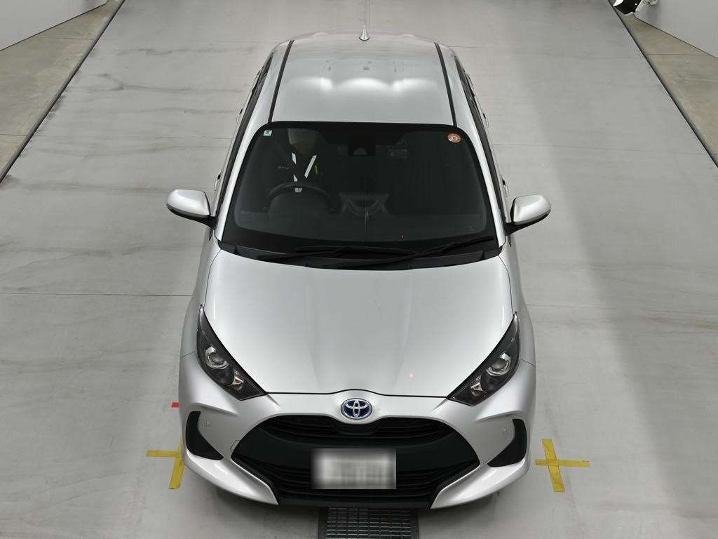 2022 Toyota Yaris ハイブリッドX auction photo 7