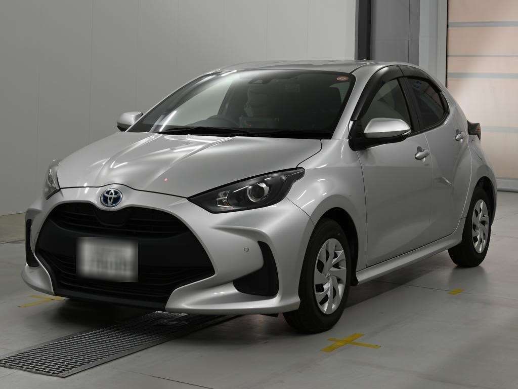 Japan Auction Vehicles 14 2022 Toyota Yaris ハイブリッドX auction photo