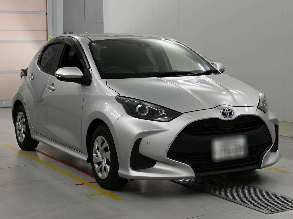 2022 Toyota Yaris ハイブリッドX auction photo 5