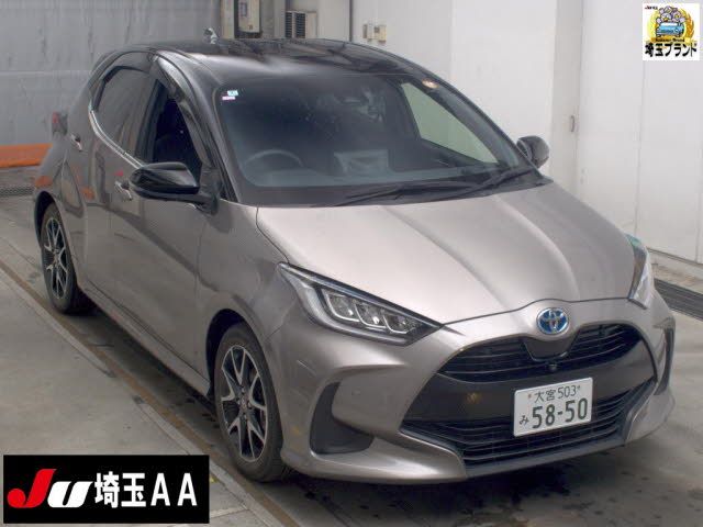 Japan Auction Vehicles 12 2022 Toyota Yaris ハイブリッドZ auction photo