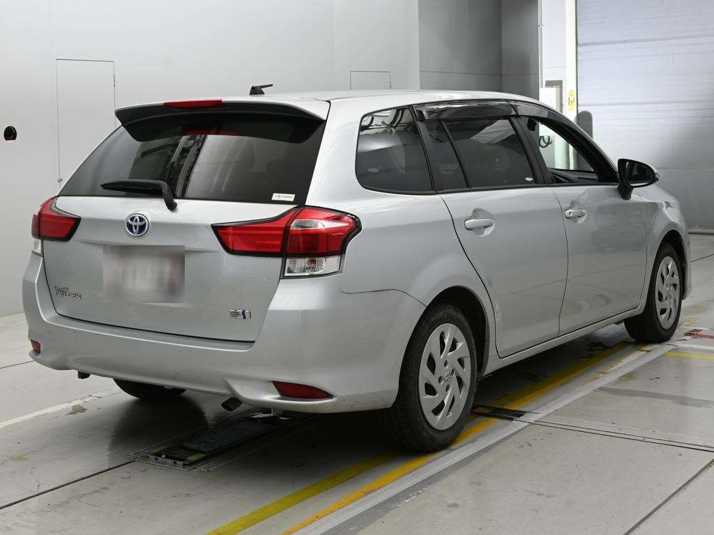 2021 Toyota Corolla Fielder ハイブリッド EX auction photo 2