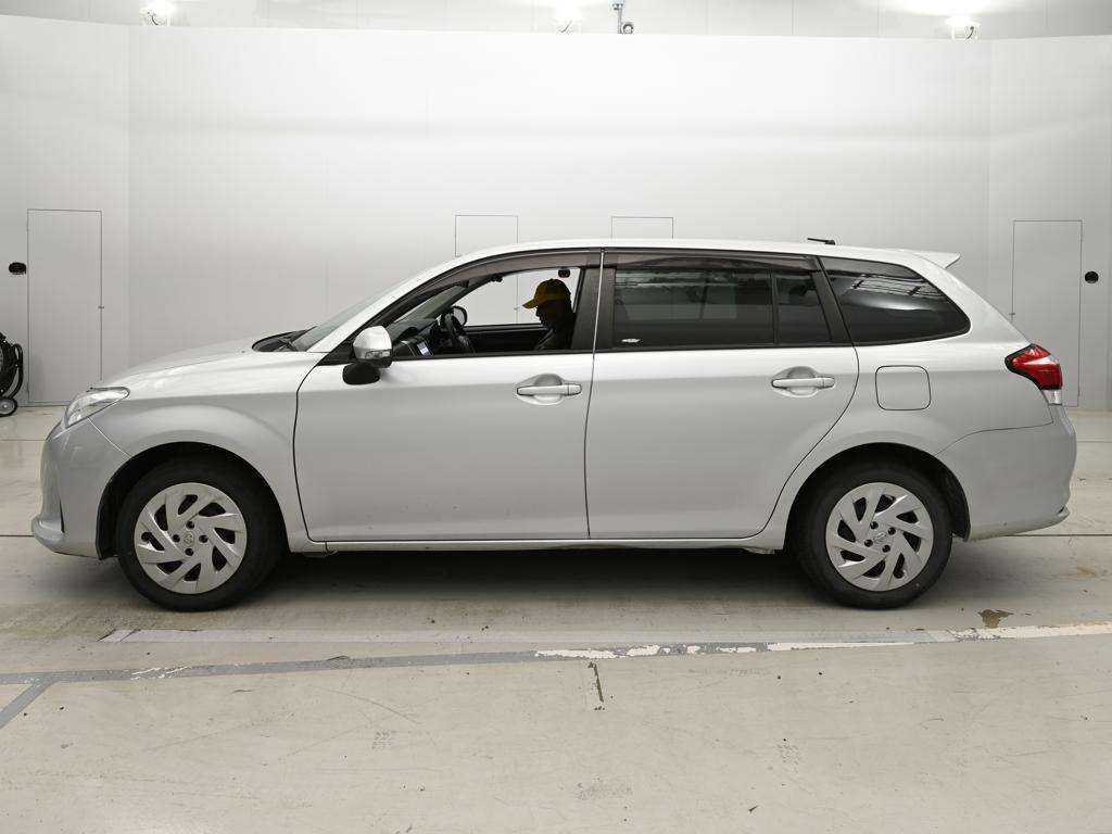 2021 Toyota Corolla Fielder ハイブリッド EX auction photo 4