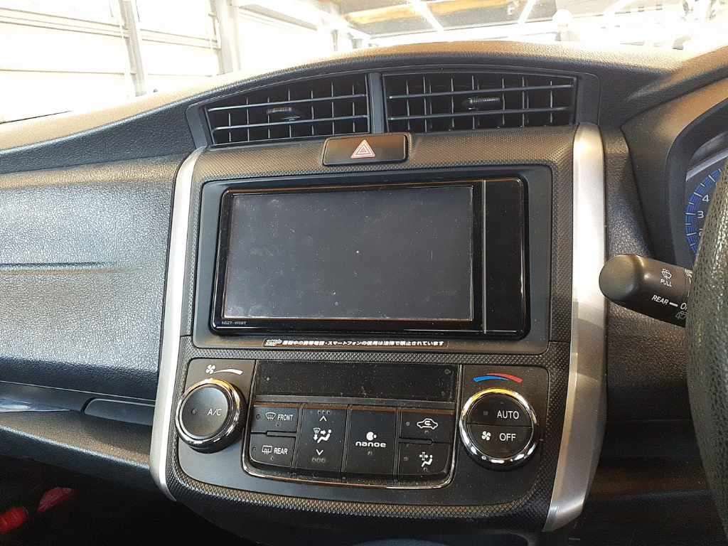 2021 Toyota Corolla Fielder ハイブリッド EX auction photo 12
