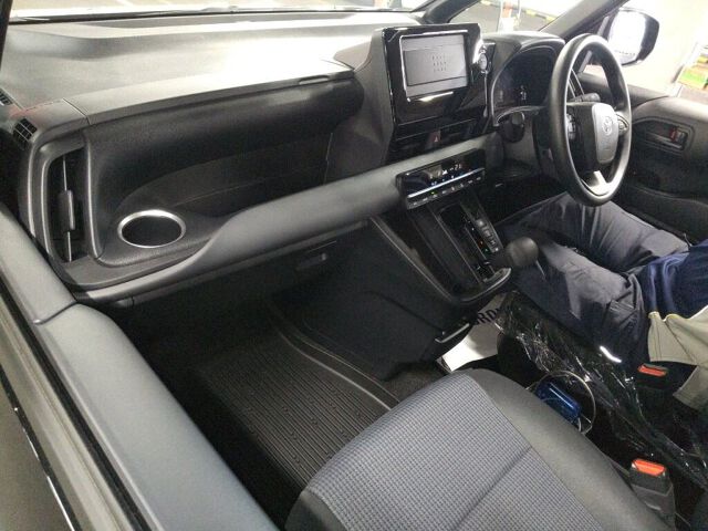 2026 Toyota Noah Hybrid S-X auction photo 3
