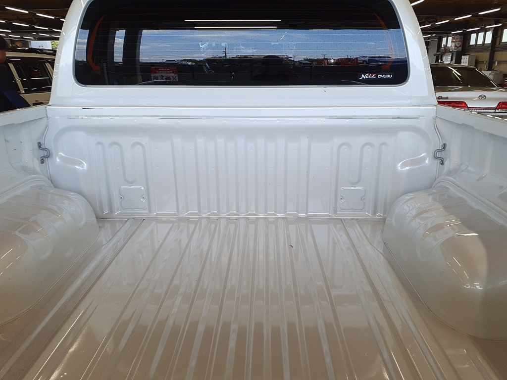 2024 Toyota Hilux Z GRスポーツ 4WD auction photo 12