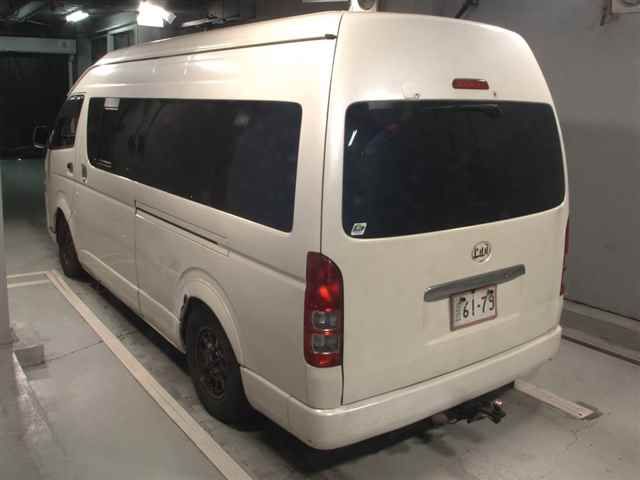 2009 Toyota Hiace 4WD グランドキャビン auction photo 2