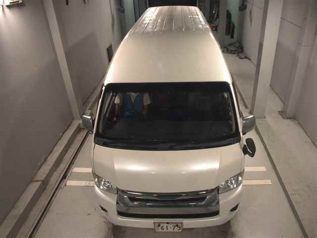 2009 Toyota Hiace 4WD グランドキャビン auction photo 6