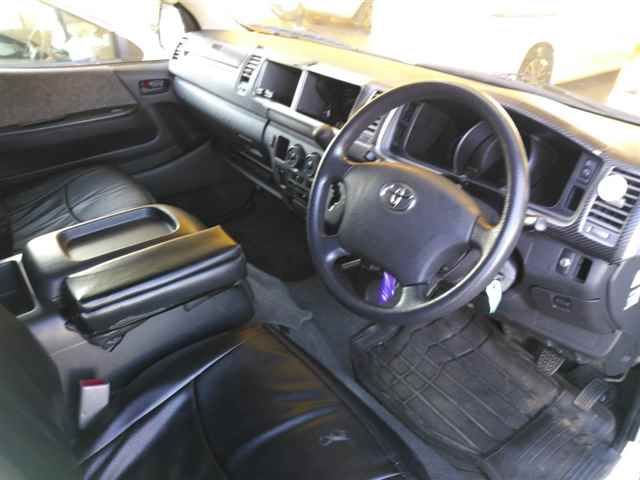 2009 Toyota Hiace 4WD グランドキャビン auction photo 3