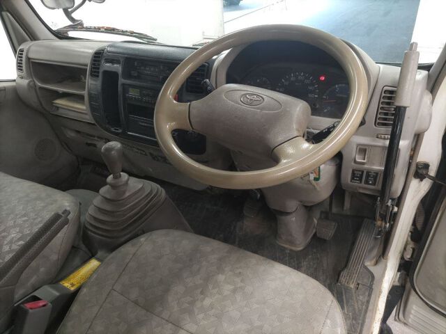 2001 Toyota Dyna ダンプ auction photo 3