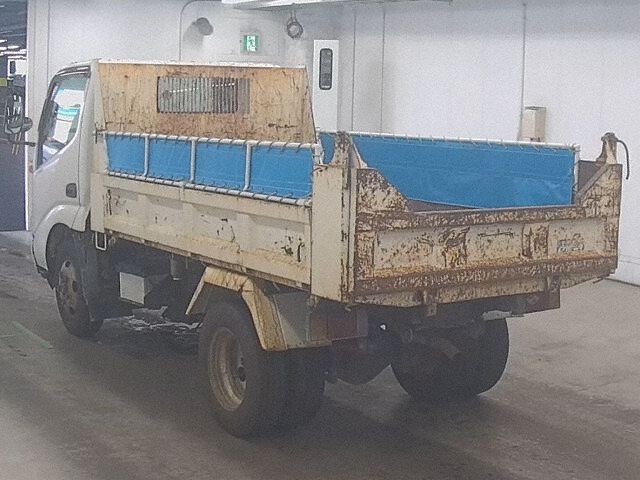 2001 Toyota Dyna ダンプ auction photo 2
