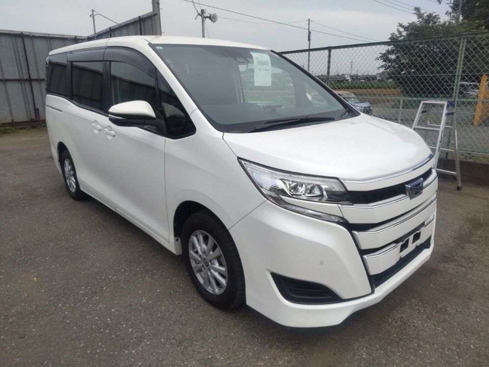 2021 Toyota Noah auction photo 4