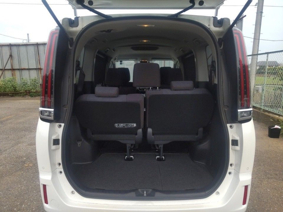 2021 Toyota Noah auction photo 8