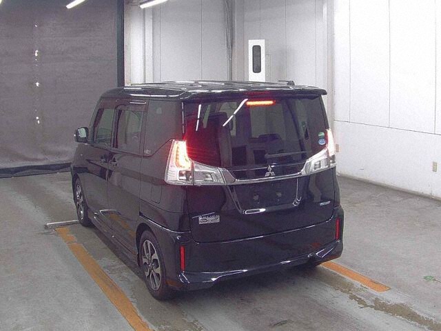 2017 Mitsubishi デリカD:2 カスタムHV MV 4WD auction photo 2