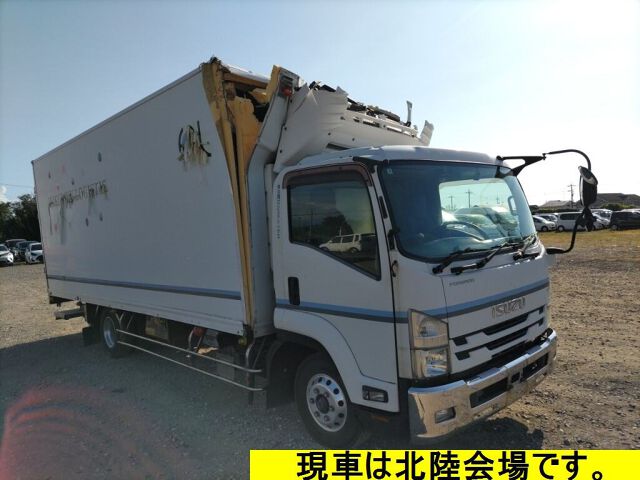 Japan Auction Vehicles 8 2017 Isuzu Forward Reitou Reizou auction photo