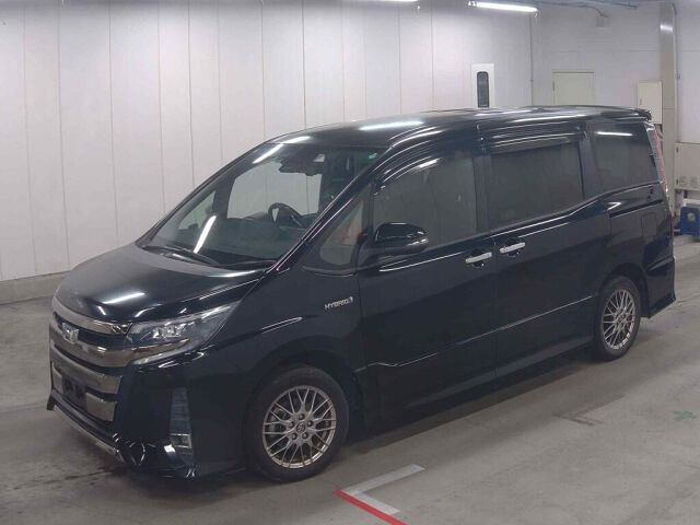 2017 Toyota Noah HV SI WXB auction photo 4