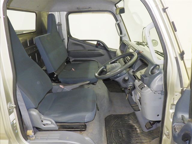 2013 Mitsubishi Fuso Canter With crane auction photo 5